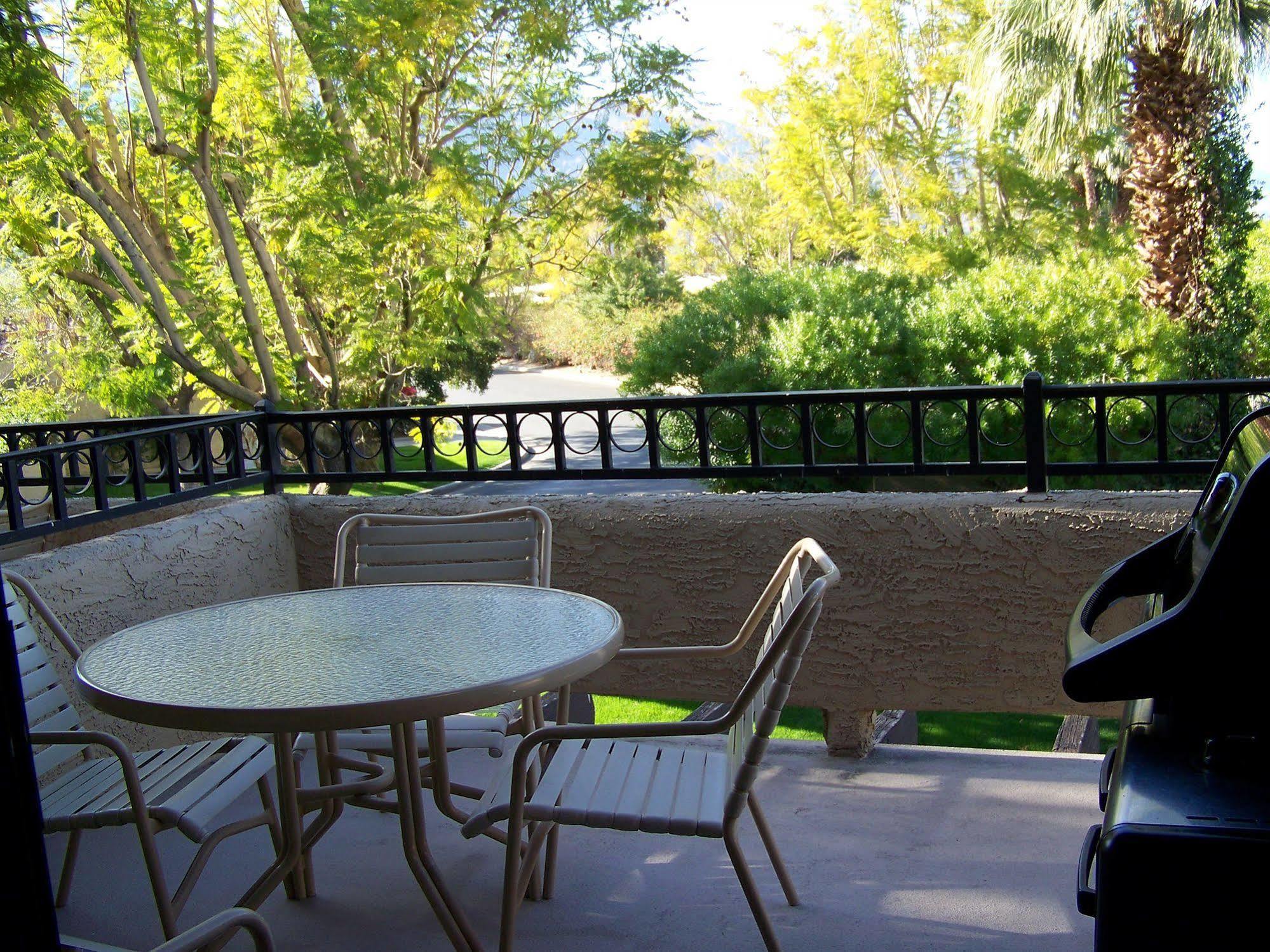 绿洲度假酒店 棕榈泉 外观 照片